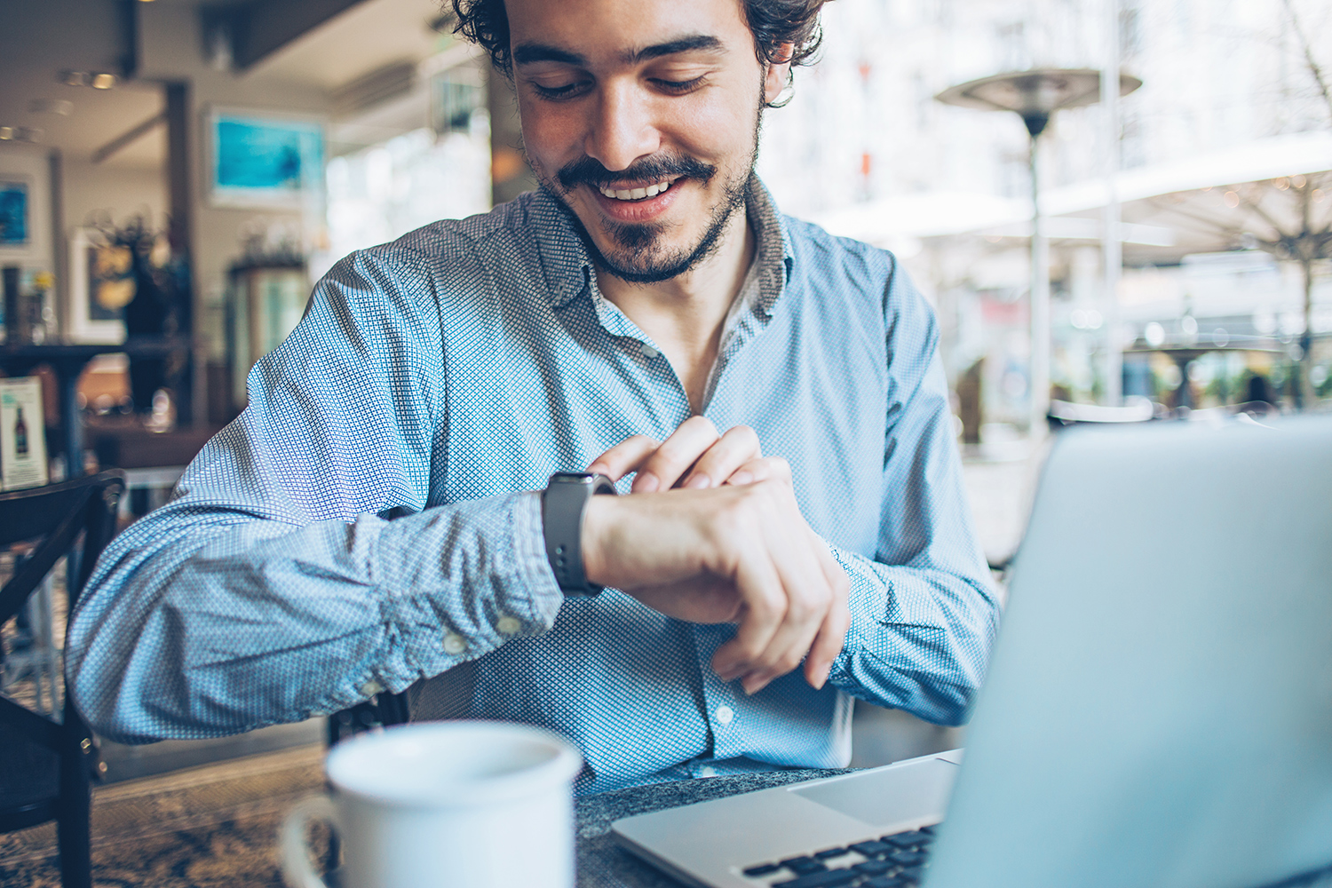 Man wearing smartwatch